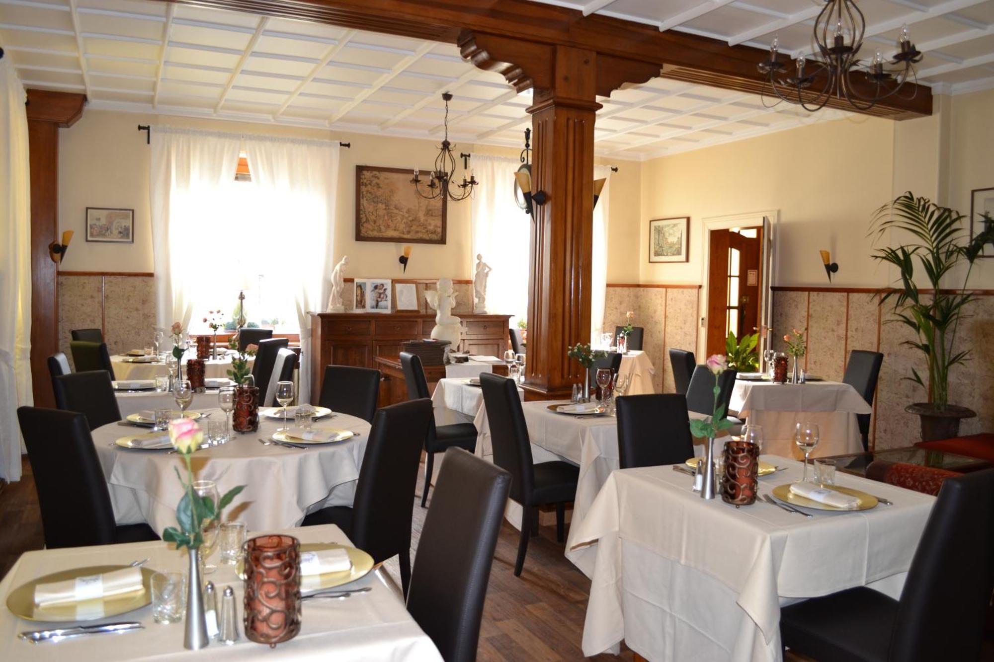 Hotel Logis Restaurant La Tête Des Faux Le Bonhomme