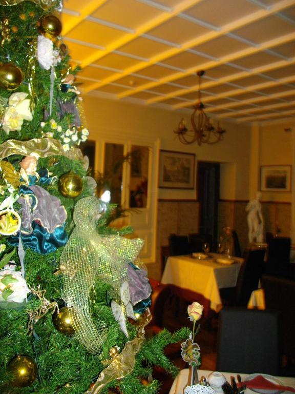 Hotel Logis Restaurant La Tête Des Faux Le Bonhomme